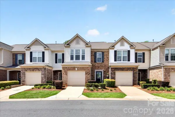 2434 Royal York Avenue, Charlotte, NC 28210