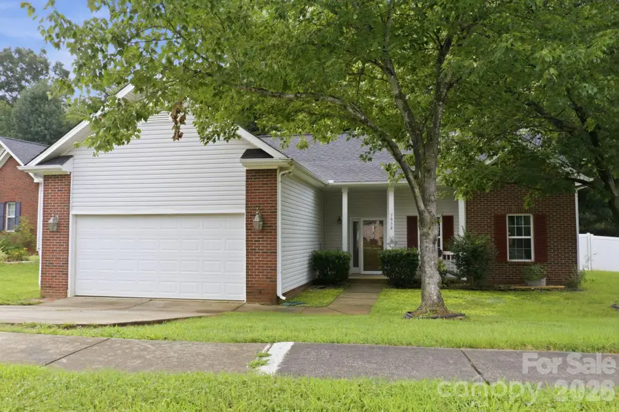 7632 Free Bird Avenue, Charlotte, NC 28216 - #2