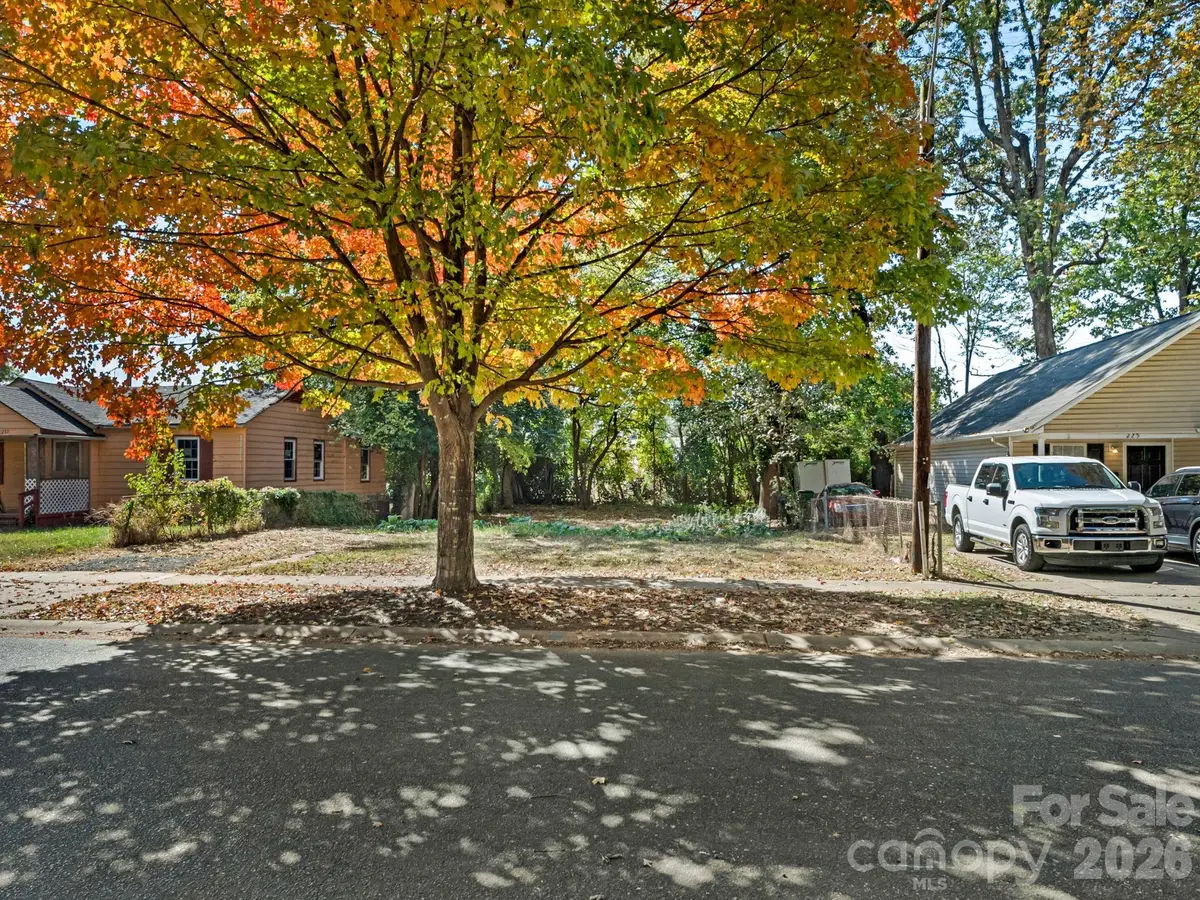 221 Plymouth Avenue, Charlotte, NC 28206 - #1