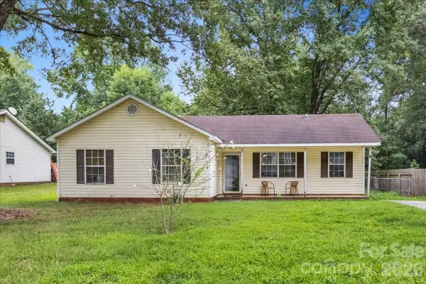 615 Pennwood Lane, Charlotte, NC 28215