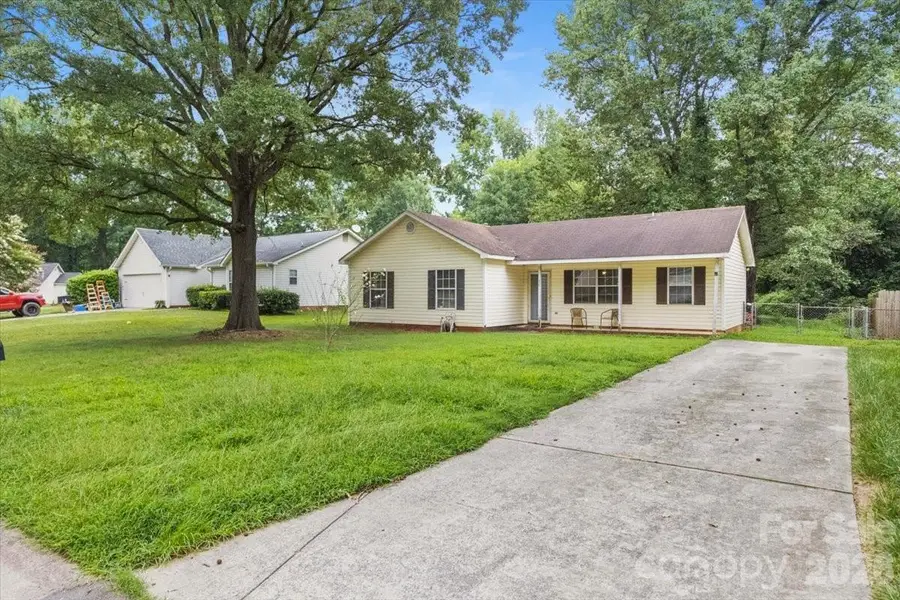 615 Pennwood Lane, Charlotte, NC 28215 - #2