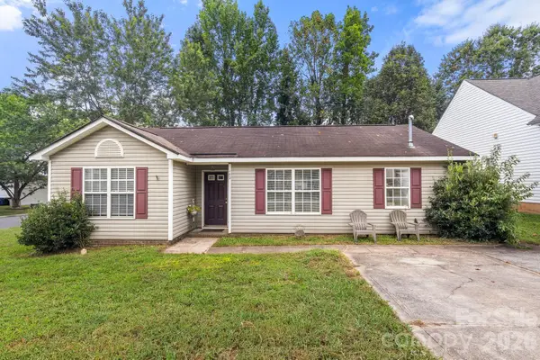 182 Kristens Court Drive, Mooresville, NC 28115