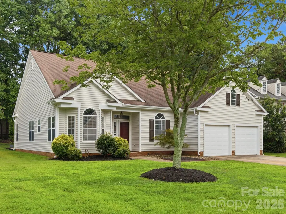 607 Oakbluff Circle, Charlotte, NC 28216 - #1