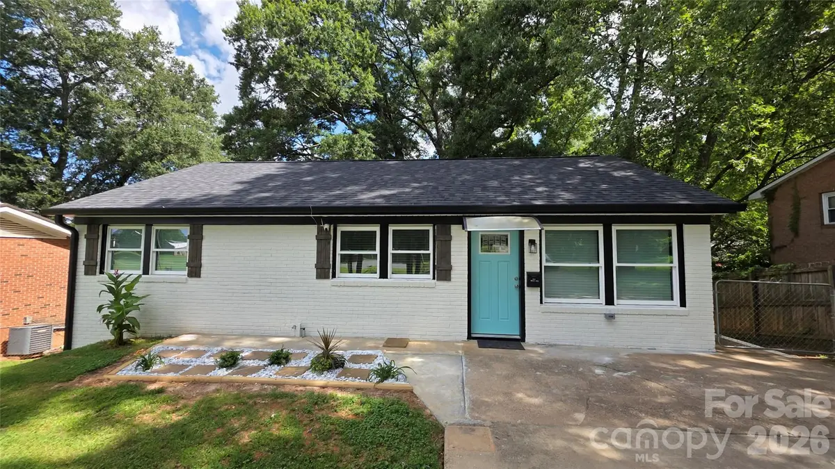 513 E Ohio Avenue, Bessemer City, NC 28016 - #1