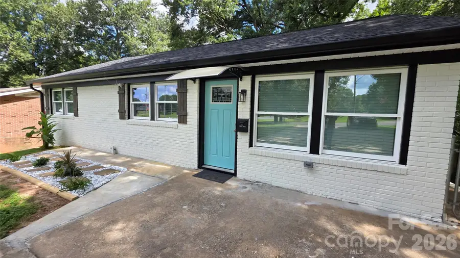 513 E Ohio Avenue, Bessemer City, NC 28016 - #3