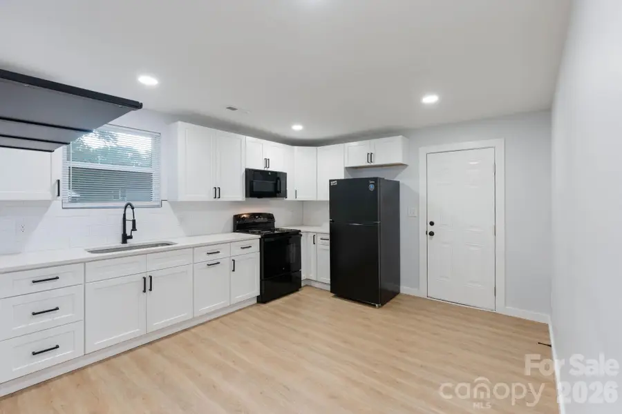 615 E Saunders Avenue, Newton, NC 28658 - #2
