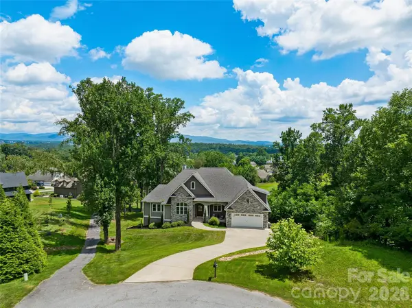 143 Gracie Lane, Mills River, NC 28759