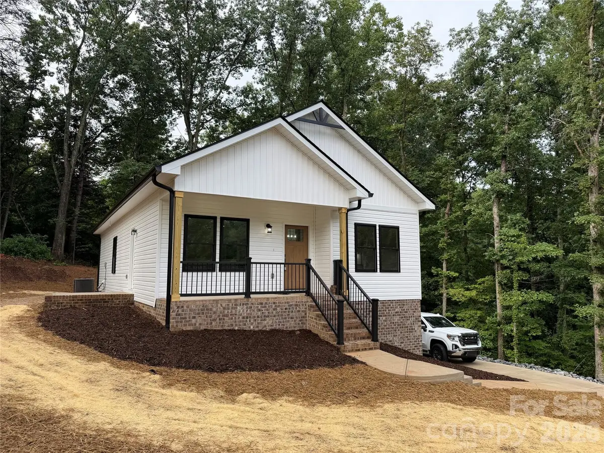 1135 Pinebrook Avenue Se, Valdese, NC 28690 - #1