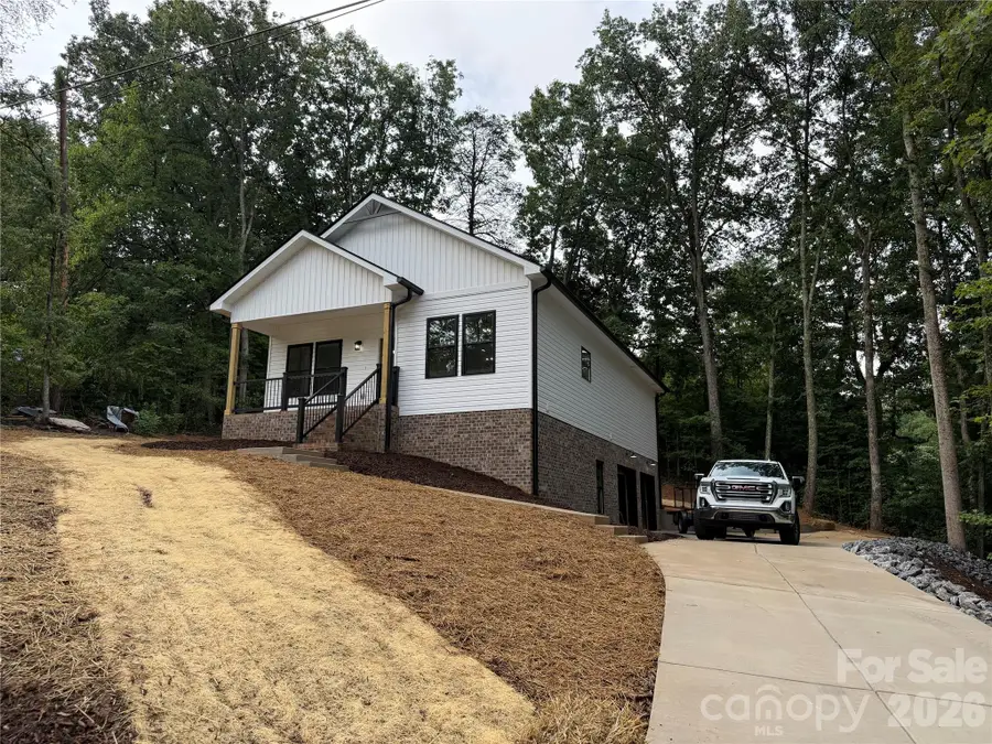 1135 Pinebrook Avenue Se, Valdese, NC 28690 - #2
