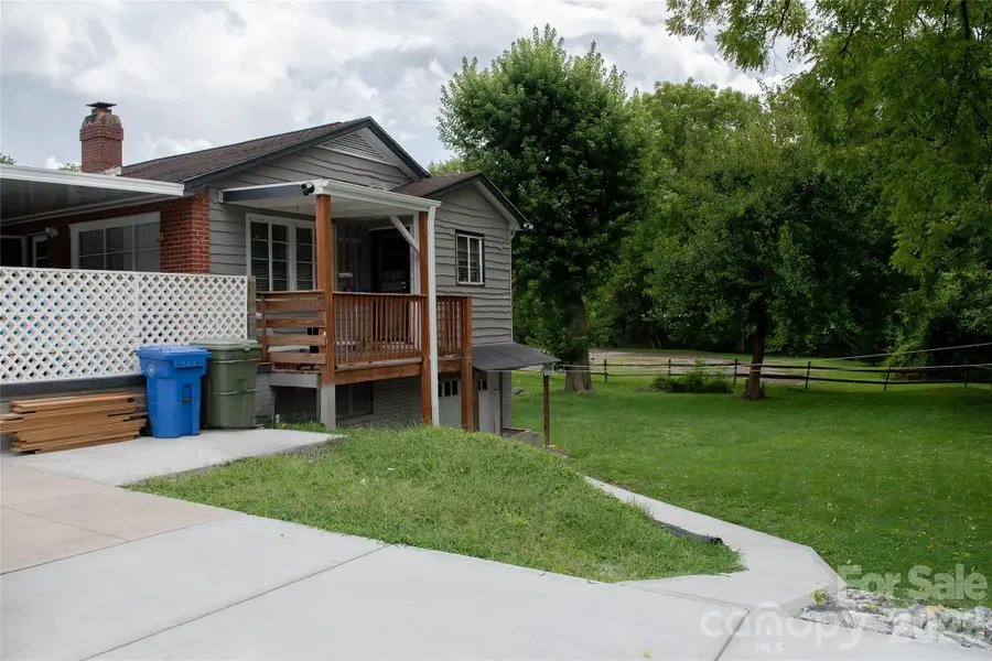 412 1st Avenue W, Hendersonville, NC 28739 - #3