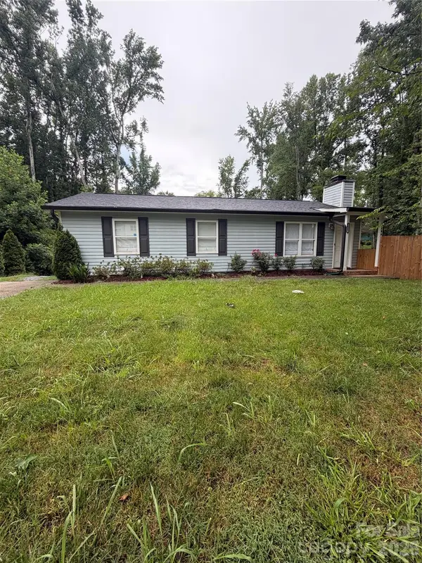 6625 Cool Water Court, Charlotte, NC 28215