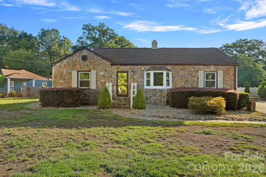 2561 Lumina Avenue, Charlotte, NC 28208 - #2
