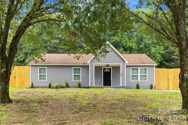 412 E Mclelland Avenue, Mooresville, NC 28115