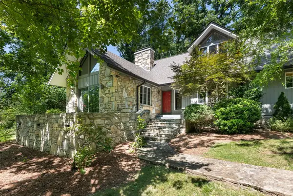 25 E Forest Road, Asheville, NC 28803