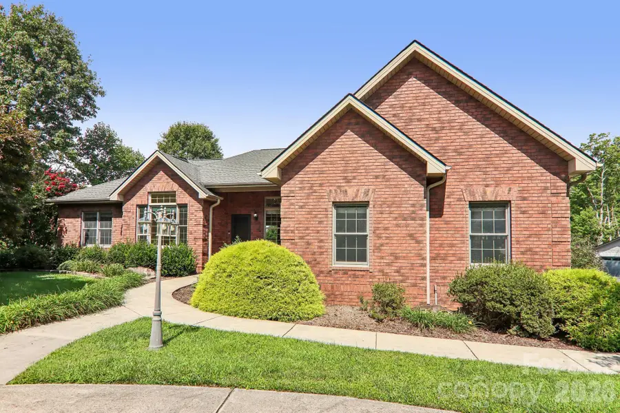 28 Tudor Crescent Court, Hendersonville, NC 28739 - #3