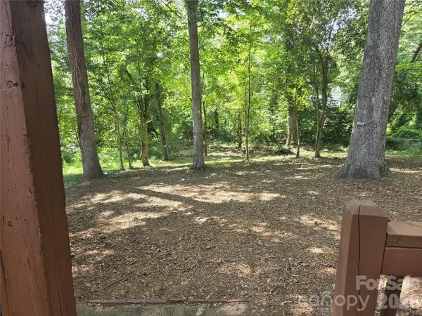 4910 Valley Stream Road, Charlotte, NC 28209