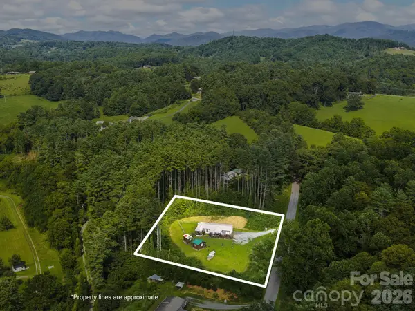 380 Green Acres Drive, Weaverville, NC 28787