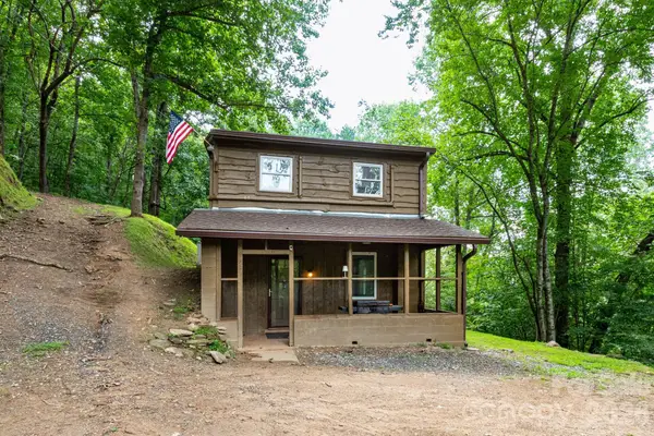 210 Sunset Farm Road, Whittier, NC 28789