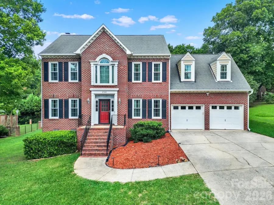 5709 Mallard Grove Road, Charlotte, NC 28269 - #2