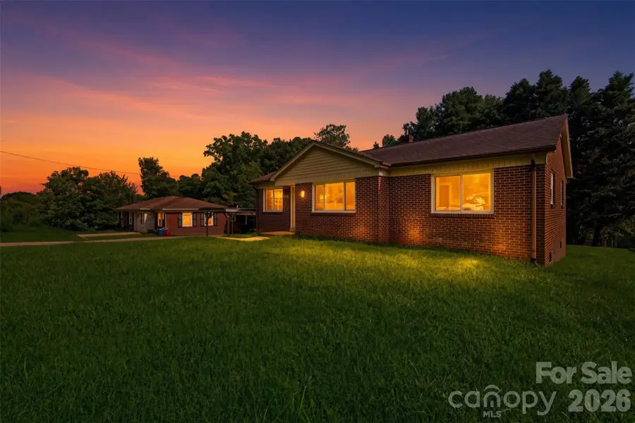 2262 9th Avenue Drive Ne, Hickory, NC 28601 - #3