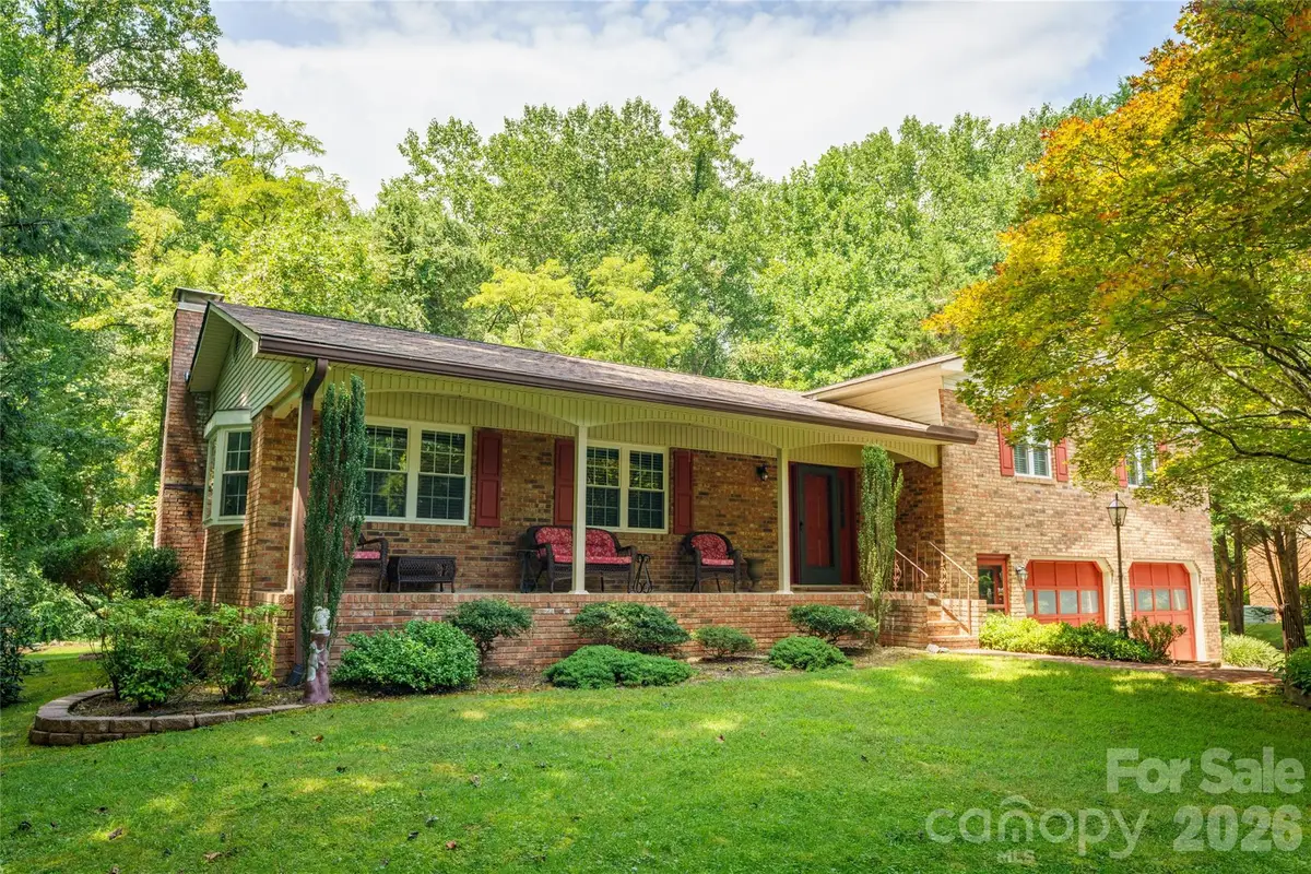 4 Hunters Lane, Hendersonville, NC 28791 - #1
