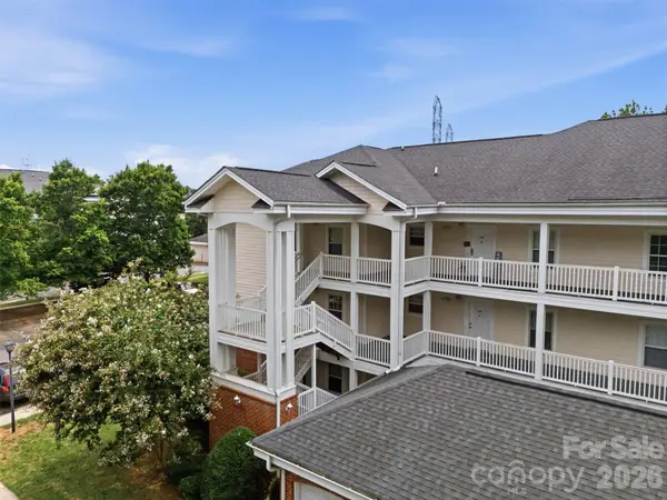 8751 Coralbell Lane, Charlotte, NC 28213