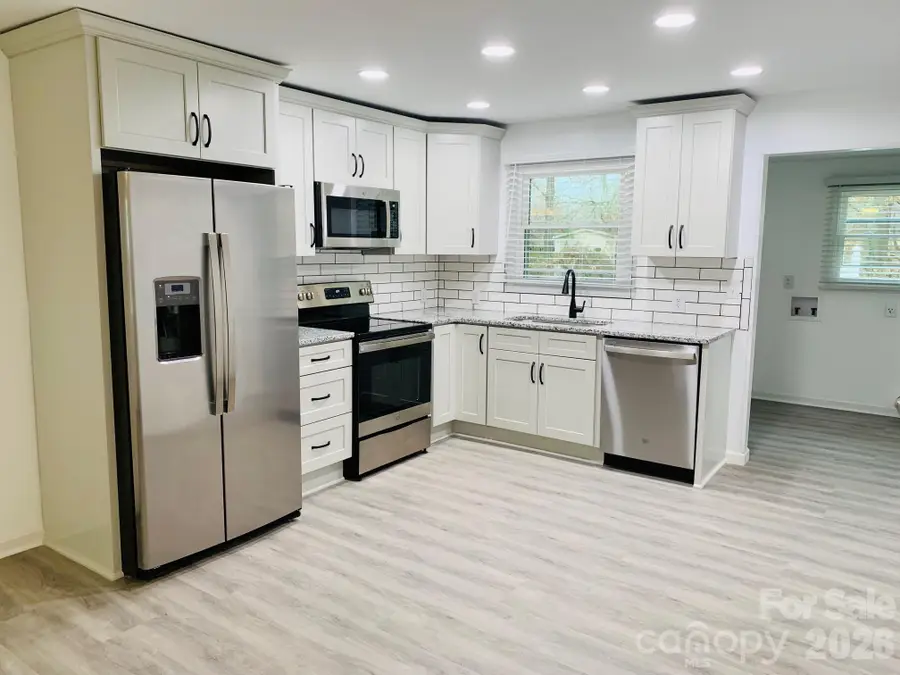 1000 1st Street Drive Se, Conover, NC 28613 - #2