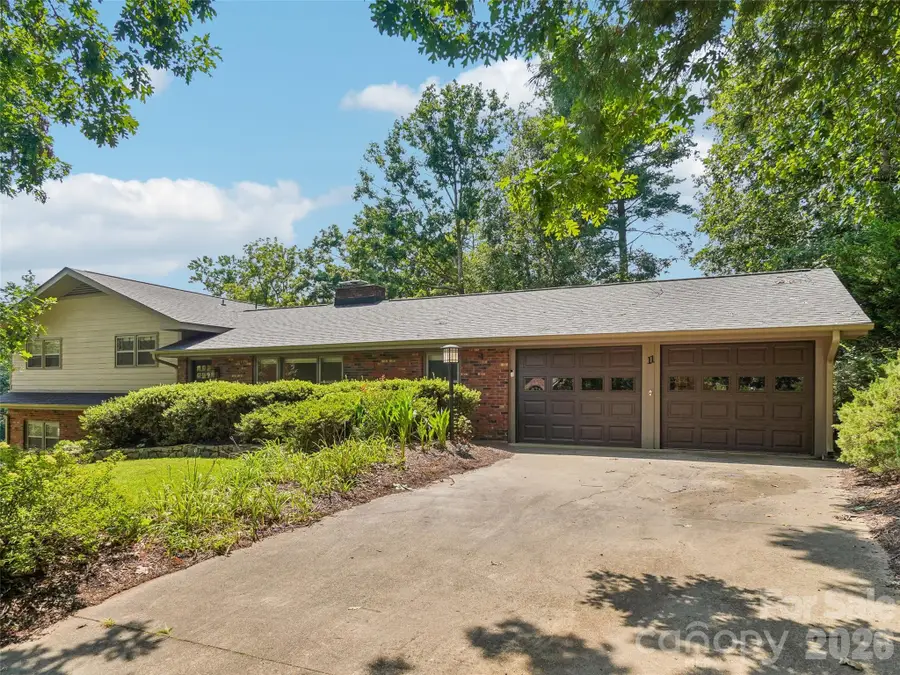 11 Ridgewood Avenue, Weaverville, NC 28787 - #2