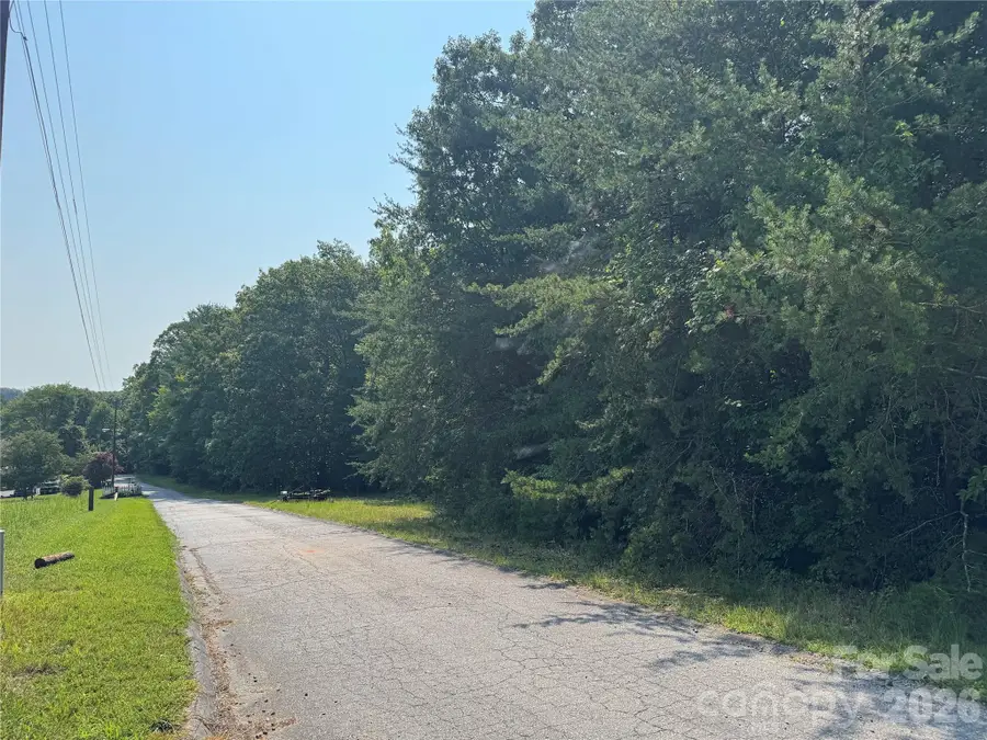 8 8th Avenue Se, Hickory, NC 28602 - #2