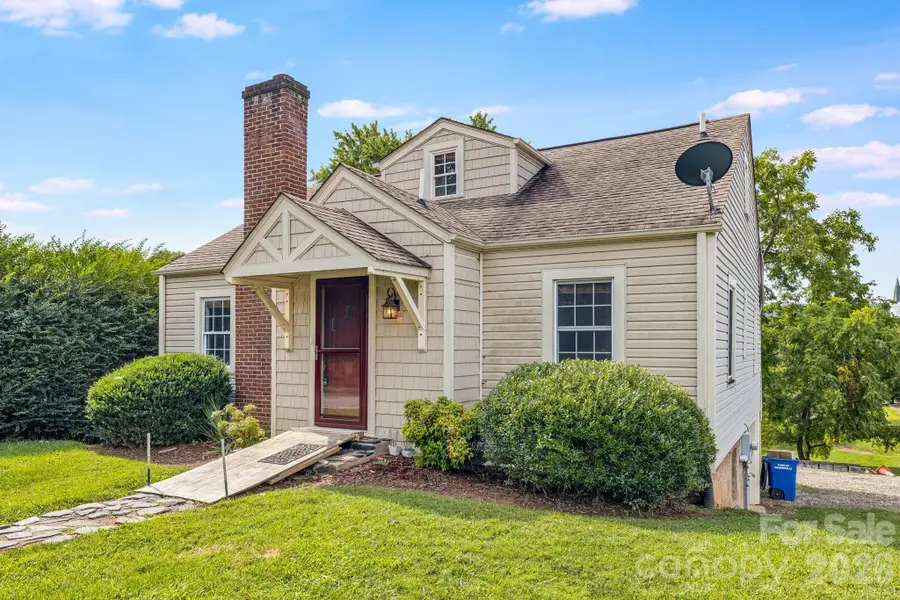 1 Hamburg Mountain Road, Weaverville, NC 28787 - #3