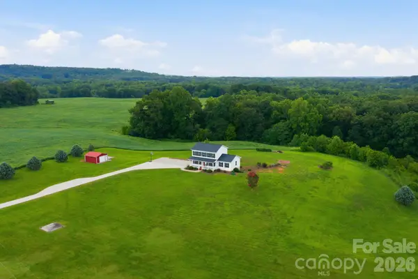 1950 Huckleberry Ridge Road, Hiddenite, NC 28636