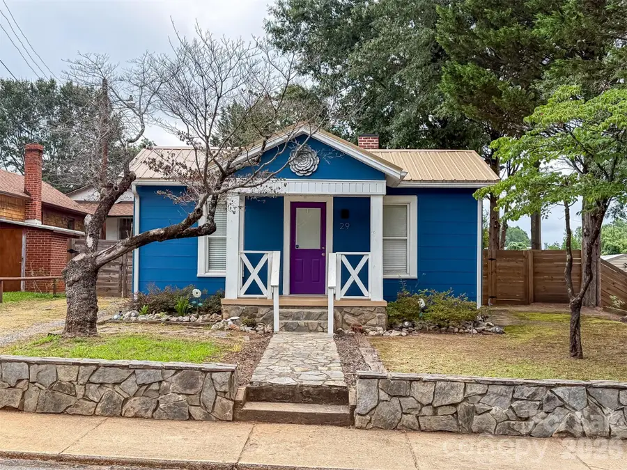 29 10th Street Se, Hickory, NC 28602 - #2