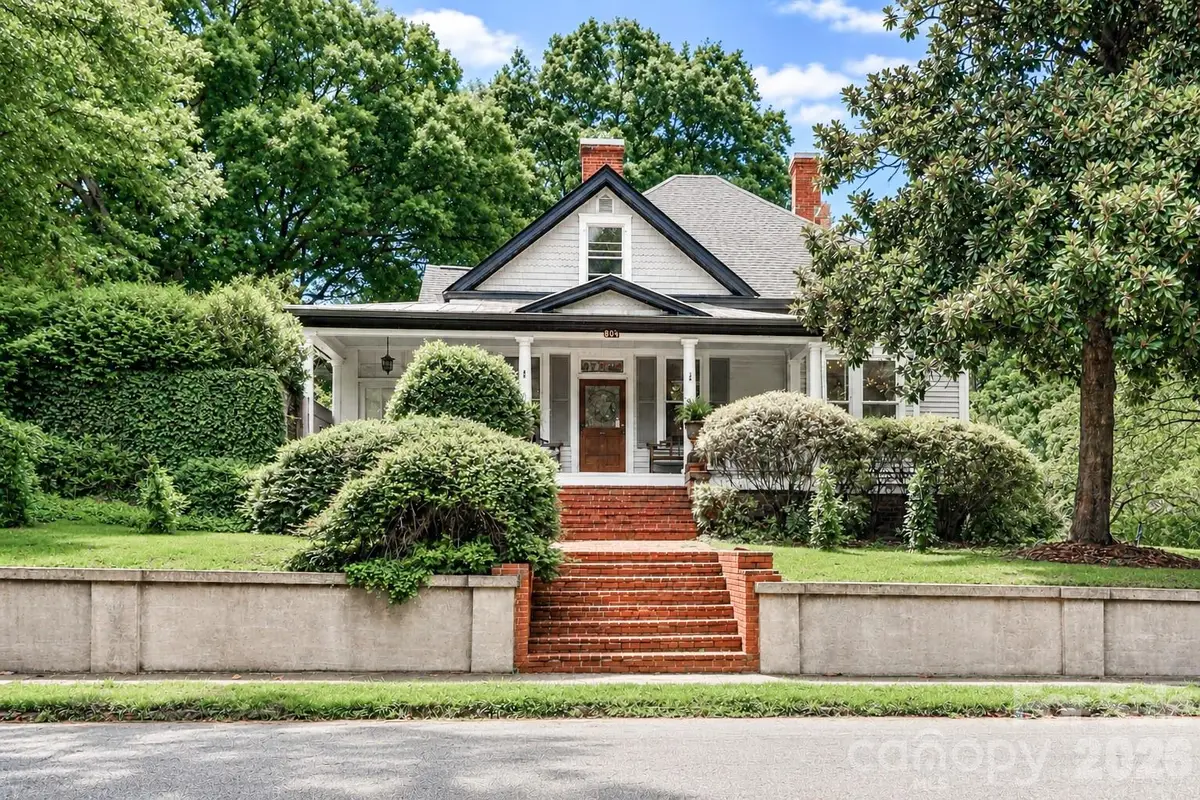 804 E Broad Street, Statesville, NC 28677 - #1