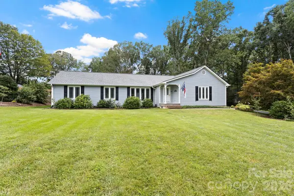 231 Kimberly Ann Drive, Hendersonville, NC 28792