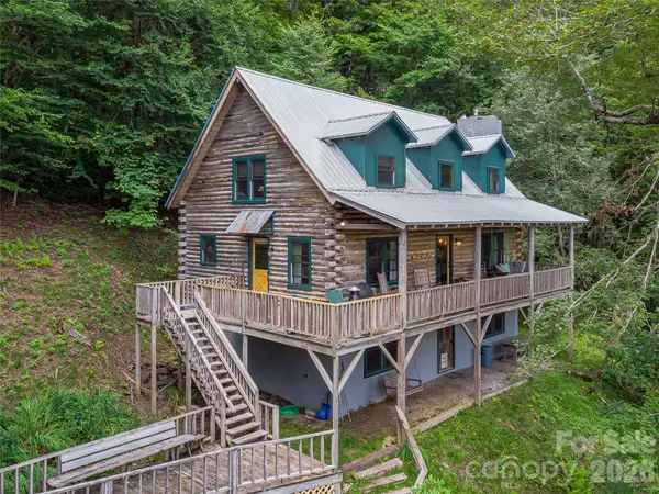267 Trillium Lane, Burnsville, NC 28714
