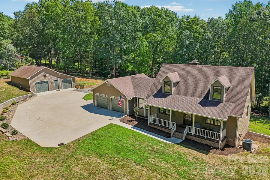 158 Mallard Drive, Columbus, NC 28722 - #3