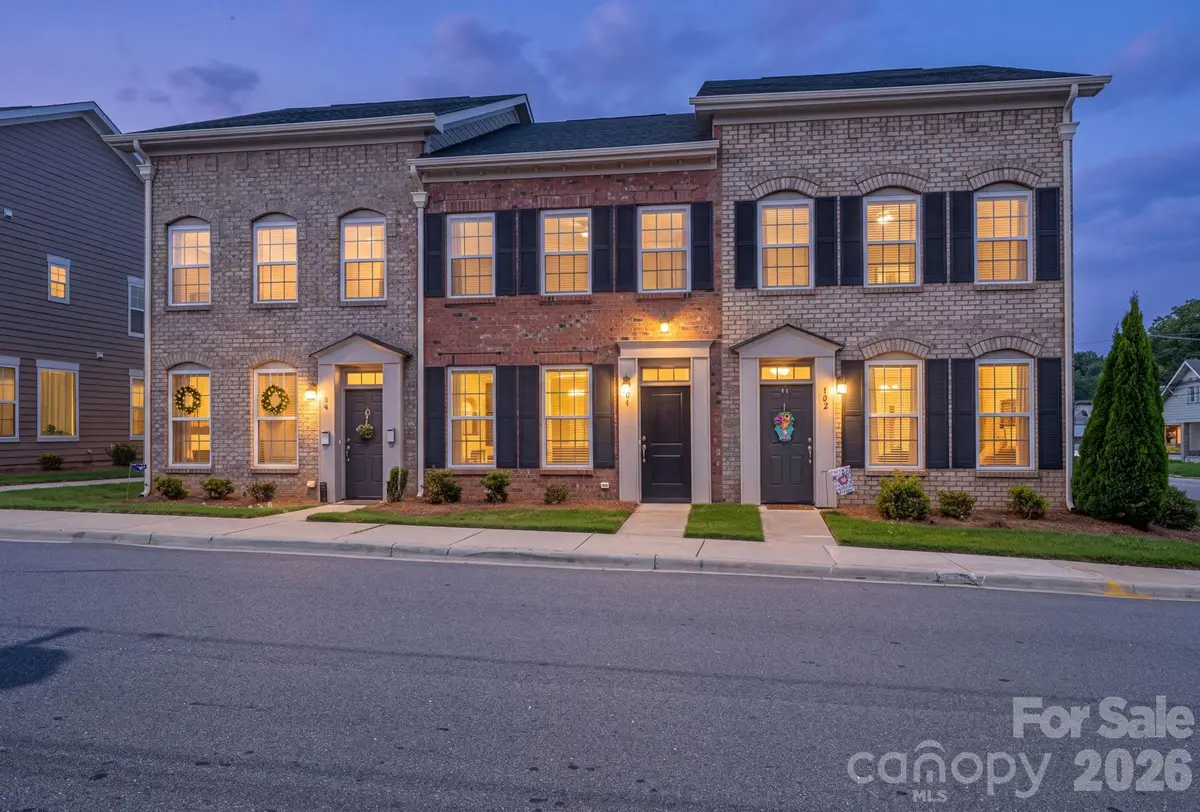 104 W Pine Street, Lincolnton, NC 28092 - #1