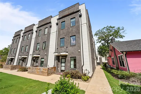3020 Cobbs Hill Road, Charlotte, NC 28205