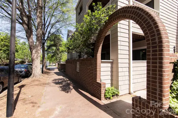 212 W 10th Street #17, Charlotte, NC 28202
