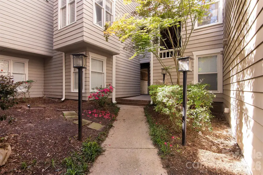 212 W 10th Street #17, Charlotte, NC 28202 - #2