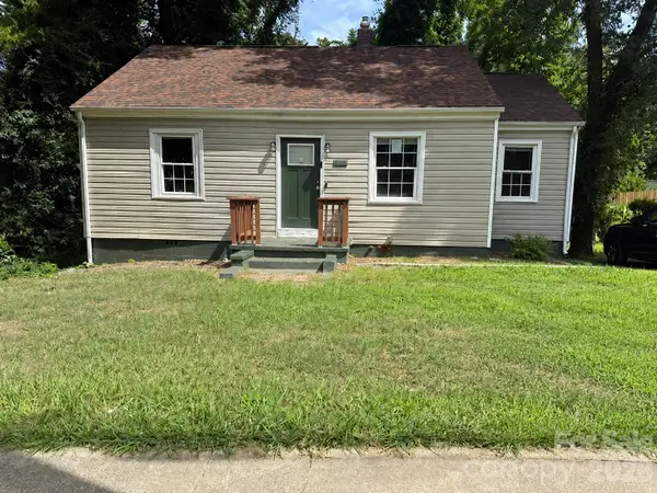 826 W Davidson Avenue, Gastonia, NC 28052