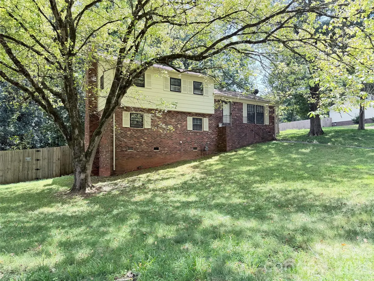 931 Pineborough Road, Charlotte, NC 28212 - #1