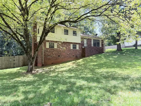 931 Pineborough Road, Charlotte, NC 28212