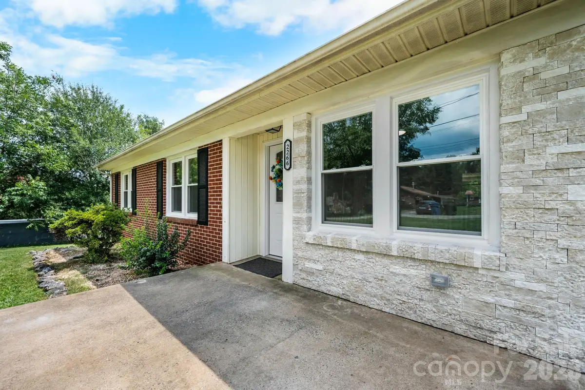 2266 9th Avenue Drive Ne, Hickory, NC 28601 - #1