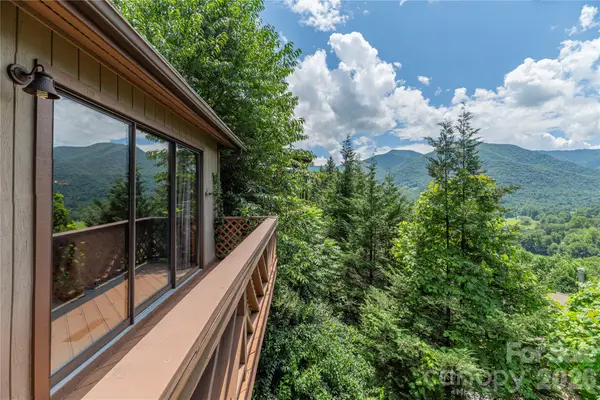 73 Mountain Breeze Drive, Maggie Valley, NC 28751
