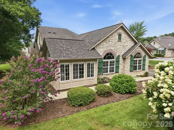 100 Mountain Meadow Circle, Weaverville, NC 28787