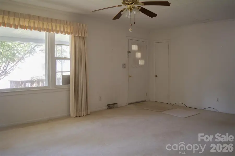 1006 3rd Avenue W, Hendersonville, NC 28739 - #2