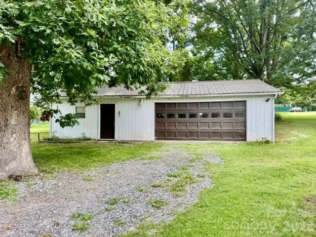 3839 1st Avenue Nw, Hickory, NC 28601 - #2