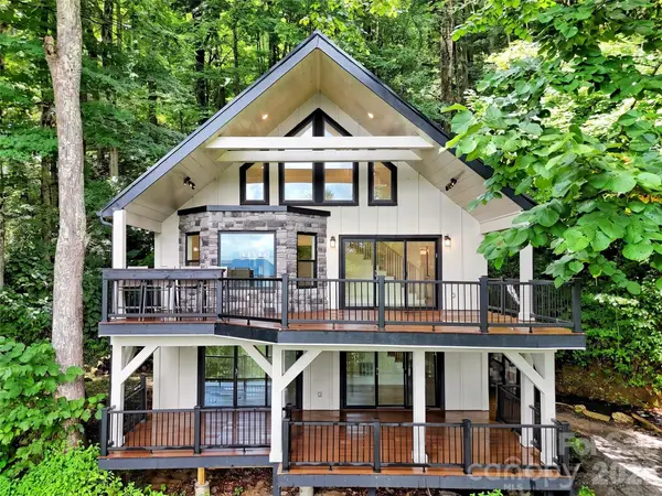 1551 Apple Creek Road, Waynesville, NC 28786