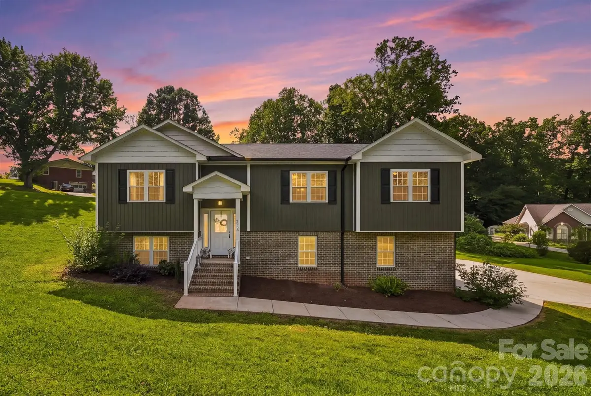 2953 2nd Street Court Nw, Hickory, NC 28601 - #1